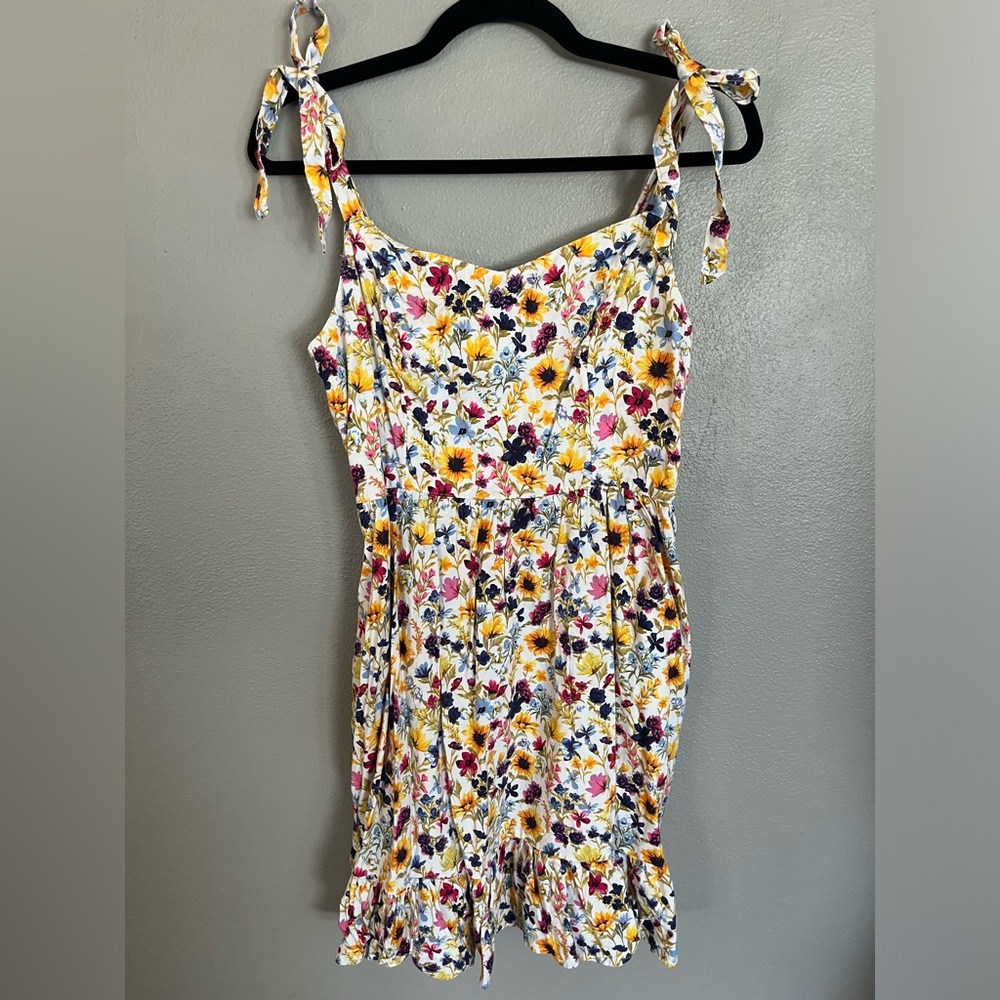 Old Navy - Mini Sunflower Floral Fit & Flare Sundress with Pockets - Picture 4 of 6